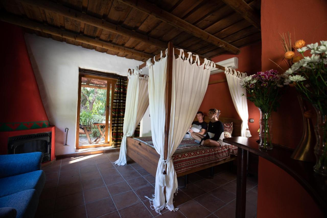 Hôtel Tikal Boungalows à Malcocinado  Extérieur photo